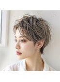ショート　ショートカット　ブリーチ　ダブルカラー　ベージュ
