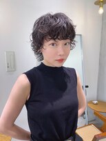 ホロ(hollo)&nbsp;ショートウルフパーマミディアムレイヤーウルフパーマ