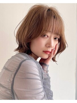 イヴォークトーキョーオーサカ(EVOKE TOKYO osaka) レイヤーカットくびれボブ 顔周りカット 似合わせベージュカラー