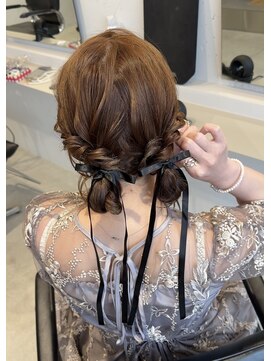 ティム(tim) お団子ツイン/ツイン/お団子/ヘアアレンジ/ヘアセット/リボン