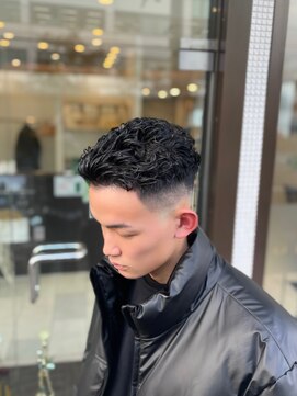 アレーズバイベニボンズ(Alaise by Beni,Bond's) 極道パーマ×スキンフェード