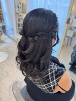 ヘアメイクアンドセットサロン リッコ(Hair make&set salon Ricco) 【梅田、茶屋町】ゆるふわハーフアップ