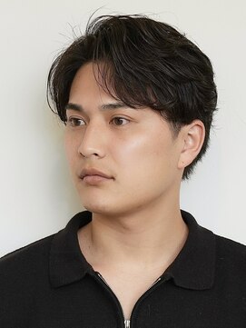 ログ(LOG) ナチュラルセンターパート フェザーパーマ メンズパーマ 黒髪