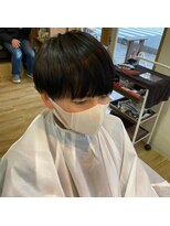 ラクヘアー 上福岡店&nbsp;黒髪ストレート韓国風ツヤ感マッシュエッジショート