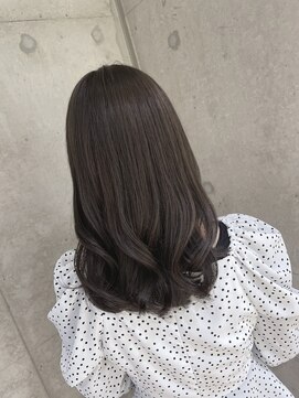 リビンバイアフロート(Livin by afloat) 暗髪カラー 外国人風 アッシュグレージュ おおたかの森