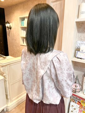 キャアリー(Caary) 福山美容室Caary 寒色系カラーカーキグレージュストレートボブ