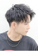 短髪フェザーショートツーブロック刈り上げアップバングショート