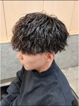 ニアウ 伊勢崎連取店(Niau) 刈り上げショートマッシュ縦落ちツイストスパイラルパーマ