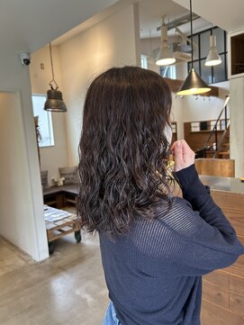 マキラ(MAKIRA) ミディアムパーマ