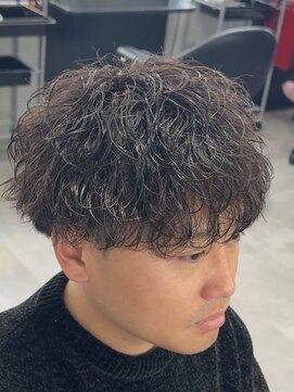 ウノ(U.No.) シャープシャドウパーマ