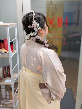 ヒデ美容室 ふんわり編みおろしアレンジ～袴