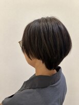 ウミト(Umito)&nbsp;ダークブラウン×溶け込むハイライト丸みショートボブ