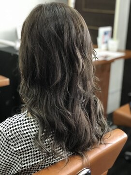 ヘアーアンドメイク アネラガーデン(HAIR&MAKE Anela garden) ハイライト アッシュ ウェーブ
