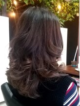 オッジ ヘアー ジャッロ(Oggi Hair giallo)