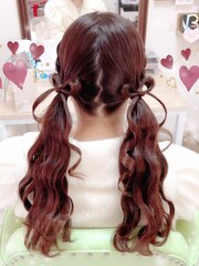 かわいいヘアメ　ヘアリボン　波巻き　ロングヘア　ツインテール