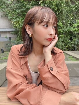 アイユー(ii+U) ミディアムレイヤー　くびれスタイル　オレンジベージュ　韓国