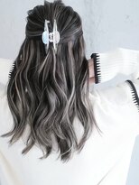 マリアナ(Mariana)&nbsp;ハイライトショートヘアレイヤーカットダブルカラー