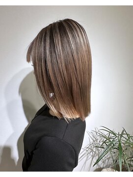 シキ(shiki) ベージュバレイヤージュ