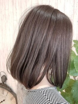 【半田市】カットの丁寧さが大人女性に高評価◎徐々に増えてくる髪質の変化やお悩みを解決へ導きます♪