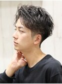 かき上げフェザーパーマツーブロックバーバー