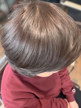 髪質改善の美容室Minel【5月中旬NEWOPEN(予定)】の写真/気になり始めた白髪に、髪質改善の力を。芯から潤う色味と手触りで、この先もずっと美しい髪を育みます♪