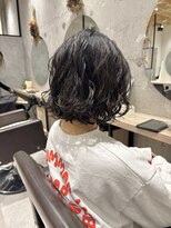 トマト(TOMTO)&nbsp;【RYOHEI】コテ巻き風ボブパーマ_切りっぱなし_20代30代40代
