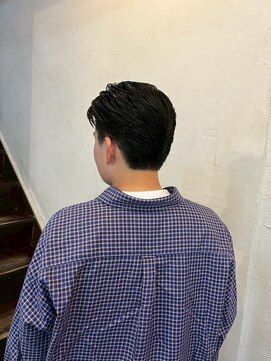 ビーバイエイトジェンツ(Bee by EIGHT GENTS) 波巻きツイストスパイラル/リバースセンターパート/心斎橋
