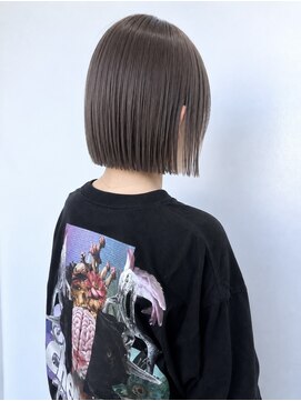 ラニ(Lani) ぷつっとミニボブ×グレージュ