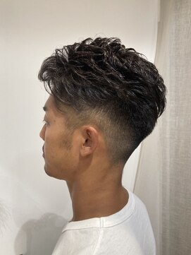 シルフィ(sylph) アップバング、ツーブロック、ショート