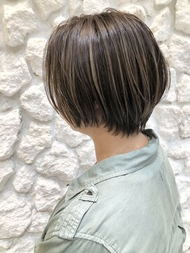 モアナバイヘッドライト 沖縄八重瀬店(Moana by HEADLIGHT) Moana【八重瀬】 #ショートボブ#ハイライトカラー #20代30代40代