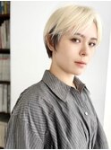 セクションカラー×軽めハンサムショート