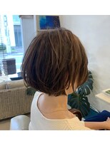 リス(lys) 丸みショートボブ