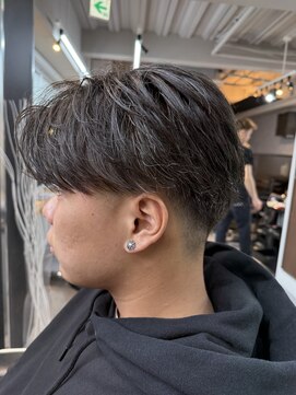 ヴィ 大宮(Vii) 毛流れセンターパート/大宮/刈り上げ