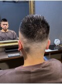 ビジネススキンフェードスタイル バズカット おしゃれボウズ