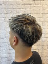 ヘアサロン 銀座マツナガ新宿店(hair salon)&nbsp;周りと一味違う！ホワイトメッシュとスキンフェードで格好良く！