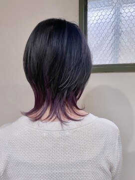 コニーズヘアサロン(Connie's Hair Salon) 紫のインナーカラーで遊び心を加えた大人ウルフ♪