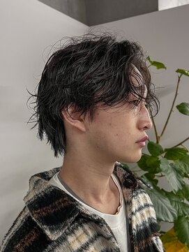 エクスプロア デザイン アクト 三鷹(EXPLORE DESIGN ACT.) シャドウパーマメンズカットセンターパートメンズパーマ