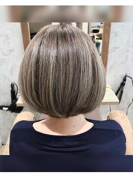カフカ 亀有(KAfKA) 白髪ぼかしハイライト/大人ボブ/ケアカラー/30代/40代/50代