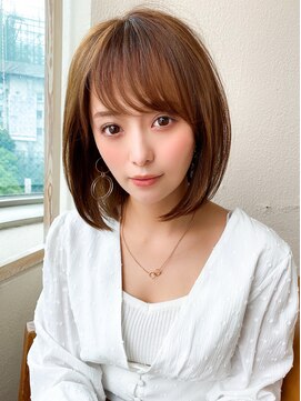 アフロート ディル(AFLOAT D'L) 大人かわいい Aラインボブ ベージュ 抜け感 くすみカラー 丸顔