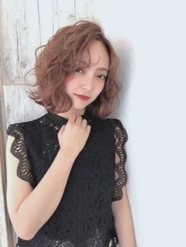 ドゥーク(dowku) 大人可愛い小顔立体感ワンサイドショートボブ