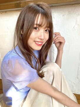 ウミ(umi.) ツヤで楽しむナチュラル綺麗めヘア