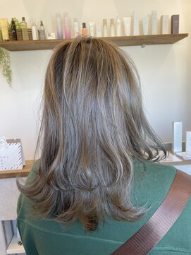 リブヘア(LiB hair) セミロングレイヤー×グレージュ