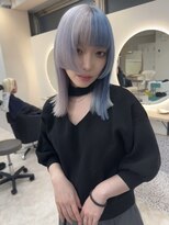 イェッカ(YECCA)&nbsp;ラベンダーとブルーのセンターカラー（ブリーチ２回）