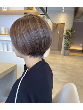 ローゼル(roselle) ハイライトショートボブ