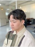 韓国マッシュブルーブラックセンターパートニュアンスパーマ