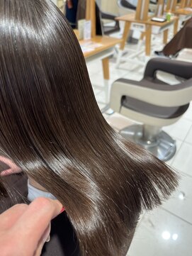 アース 武蔵境店(HAIR & MAKE EARTH) 自然なストレートが叶う！30代女性におすすめの髪質改善縮毛矯正