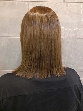 美々百花 ザスパ(美々百花 theSPA) くすみベージュ 透明感カラー ブリーチなしカラー 艶髪 20代30代