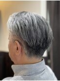 白髪を活かしたグレイヘア