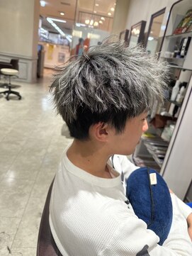 シャンプーボーイ セントラル 博多(SHAMPOO BOY central) シルバー×メンズカット