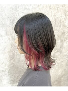 エニル 春日部店(enil) ◎外ハネミディアムレイヤー×インナーカラーピンク◎